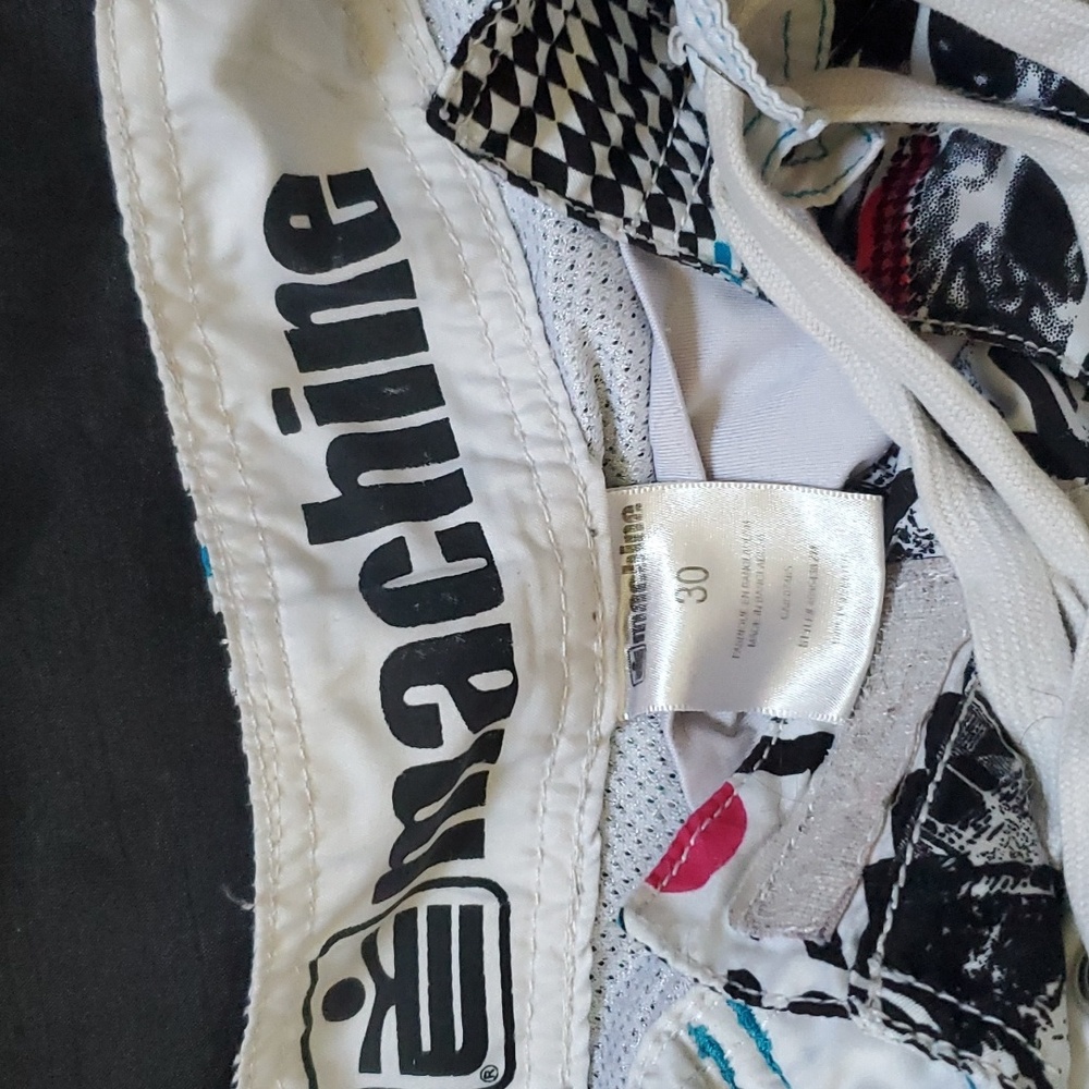 Machine size 30 swim trunks - Picture 2 of 3